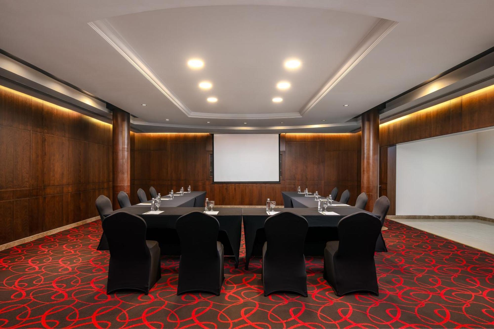 Carlton Al Moaibed Hotel Dammam Luaran gambar Meeting room